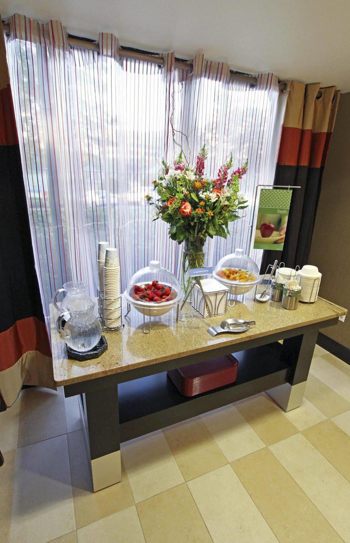 Hampton Inn Birmingham-Colonnade 280 Restaurante foto